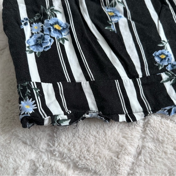 Torrid | Black Floral Stripe Culotte Crop Spaghetti Strap Tank | Size 3X - Picture 4 of 10